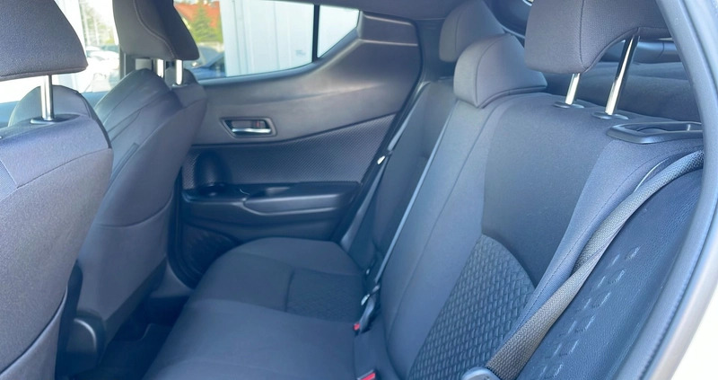 Toyota C-HR cena 129900 przebieg: 10132, rok produkcji 2023 z Kęty małe 301